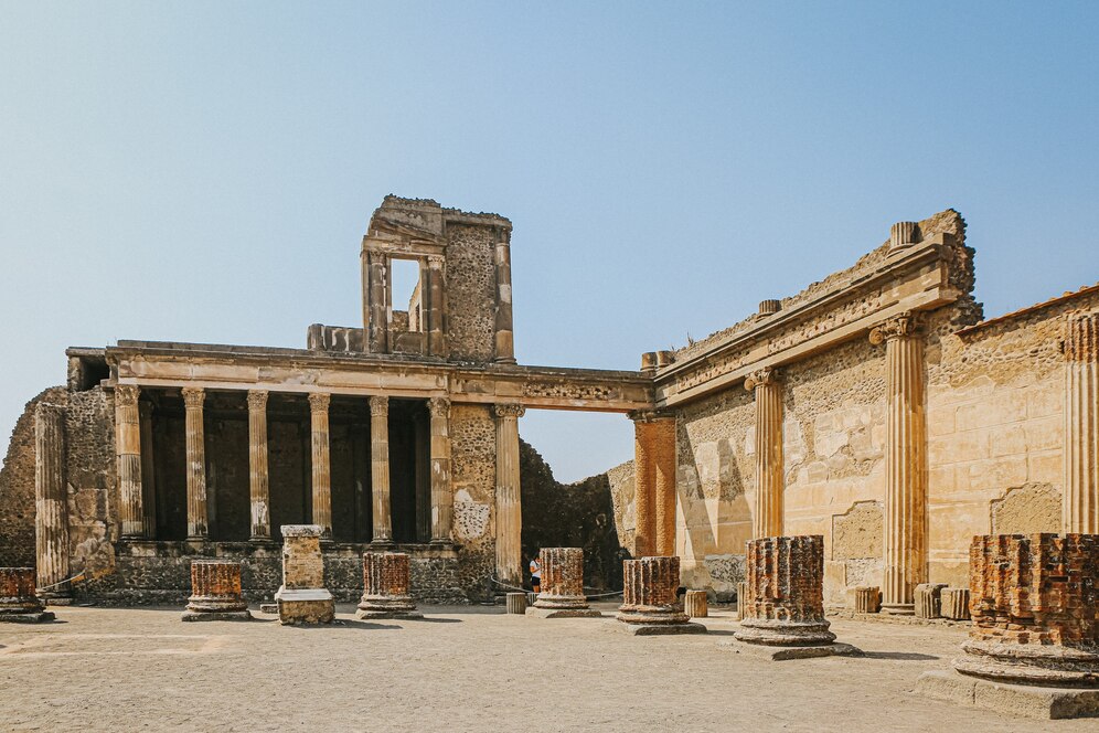 forum-archaeological-ruins-pompeii-herculaneum_181624-41823